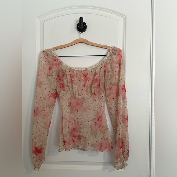 Floral sheer lace trimmed Off-Shoulder Women Top no tags please see pics - Picture 2 of 8